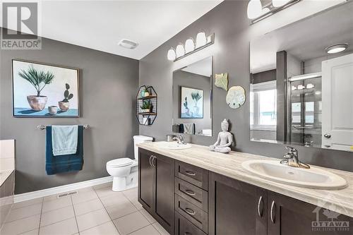 213 Enclave Walk, Ottawa, ON - Indoor Photo Showing Bathroom