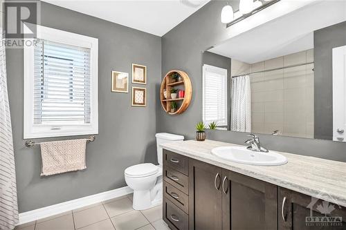 213 Enclave Walk, Ottawa, ON - Indoor Photo Showing Bathroom