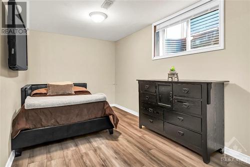 213 Enclave Walk, Ottawa, ON - Indoor Photo Showing Bedroom