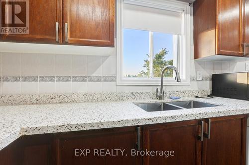 84 Stonecairn Drive, Cambridge, ON - Indoor Photo Showing Kitchen With Double Sink