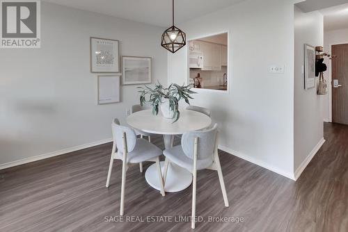 909 - 1110 Walden Circle, Mississauga, ON - Indoor Photo Showing Dining Room