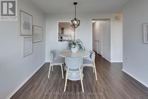 909 - 1110 Walden Circle, Mississauga, ON - Indoor Photo Showing Dining Room