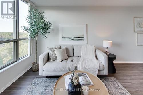 909 - 1110 Walden Circle, Mississauga, ON - Indoor Photo Showing Bedroom