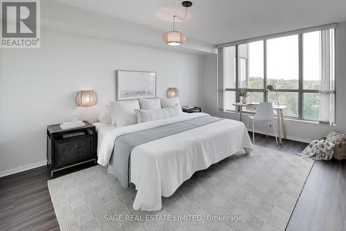 909 - 1110 Walden Circle, Mississauga, ON - Indoor Photo Showing Bedroom