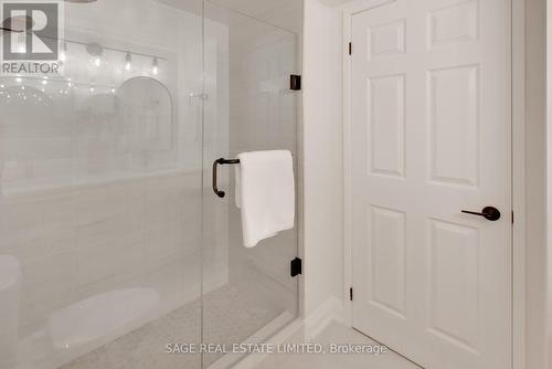 909 - 1110 Walden Circle, Mississauga, ON - Indoor Photo Showing Bathroom