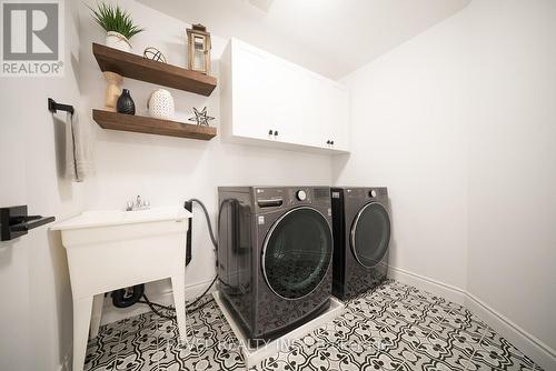 113 Daugaard Avenue, Brant, ON - Indoor Photo Showing Laundry Room