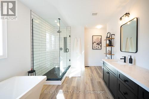 113 Daugaard Avenue, Brant, ON - Indoor Photo Showing Bathroom