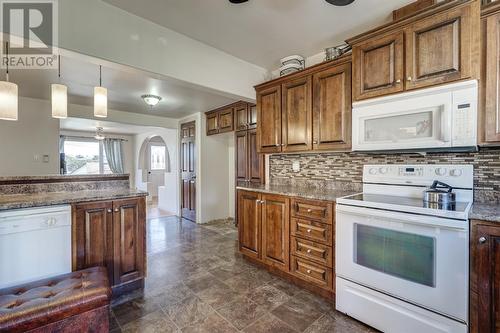 287 Main Road, Norman'S Cove-Long Cove, NL - Indoor Photo Showing Kitchen