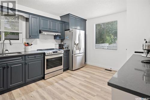 8 Sullivan Street, Saskatoon, SK - Indoor Photo Showing Kitchen With Stainless Steel Kitchen