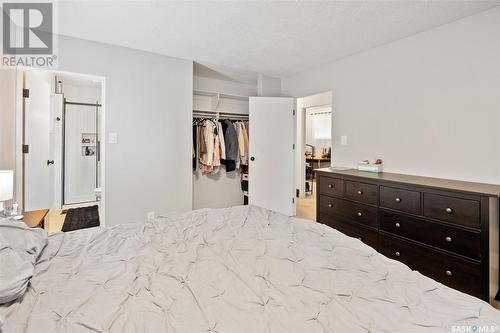 8 Sullivan Street, Saskatoon, SK - Indoor Photo Showing Bedroom