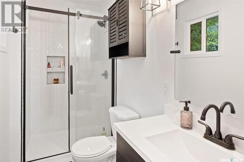 8 Sullivan Street, Saskatoon, SK - Indoor Photo Showing Bathroom