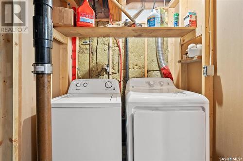 8 Sullivan Street, Saskatoon, SK - Indoor Photo Showing Laundry Room