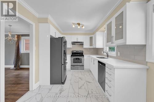 44 Linkdale Road, Brampton, ON - Indoor Photo Showing Kitchen