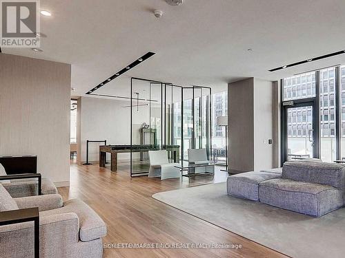 3004 - 25 Richmond Street E, Toronto, ON - Indoor Photo Showing Living Room