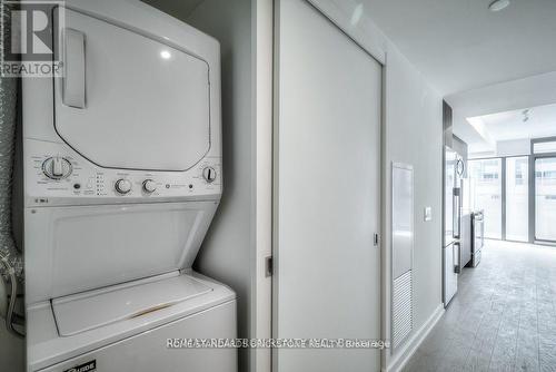 3004 - 25 Richmond Street E, Toronto, ON - Indoor Photo Showing Laundry Room