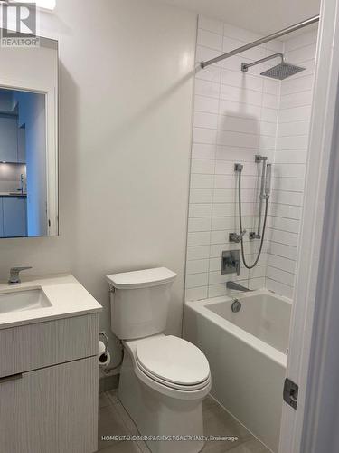 3004 - 25 Richmond Street E, Toronto, ON - Indoor Photo Showing Bathroom