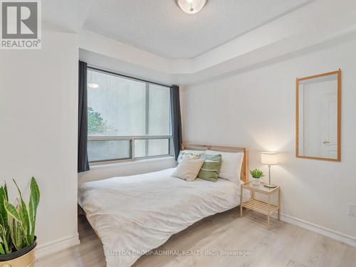 301 - 30 Hayden Street, Toronto, ON - Indoor Photo Showing Bedroom