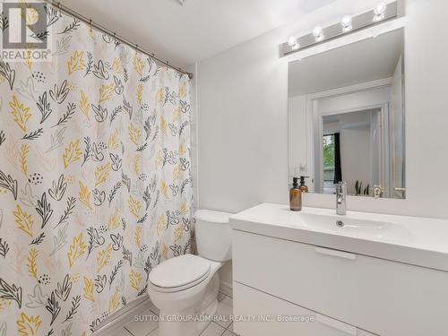 301 - 30 Hayden Street, Toronto, ON - Indoor Photo Showing Bathroom