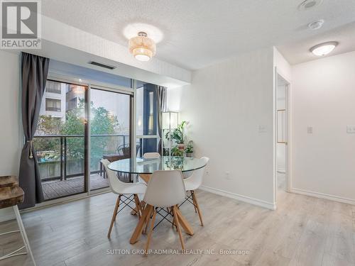 301 - 30 Hayden Street, Toronto, ON - Indoor Photo Showing Dining Room