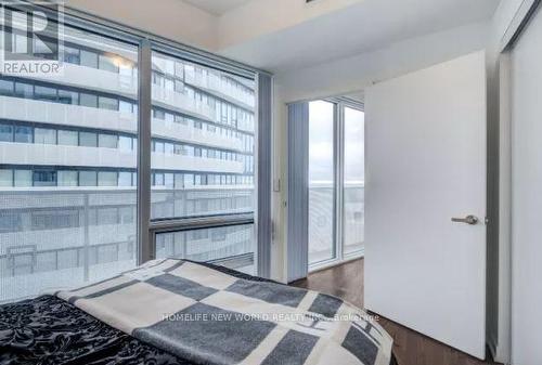 5707 - 100 Harbour Street, Toronto, ON - Indoor