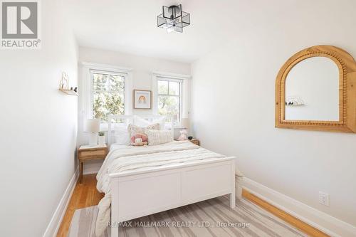 100 Blantyre Avenue, Toronto, ON - Indoor Photo Showing Bedroom