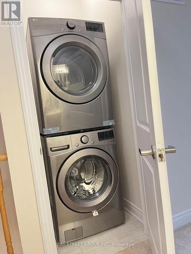 251 Tennant Circle, Vaughan, ON - Indoor Photo Showing Laundry Room