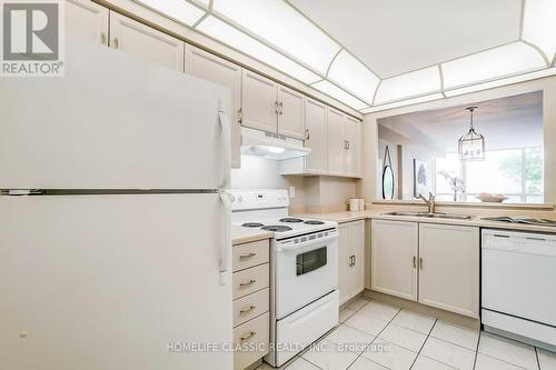 210 - 8501 Bayview Avenue, Richmond Hill, ON - Indoor Photo Showing Kitchen