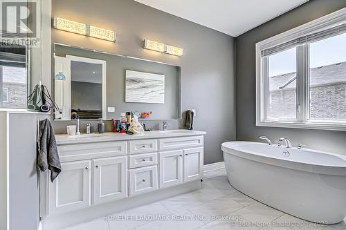 67 Hartney Drive, Richmond Hill, ON - Indoor Photo Showing Bathroom