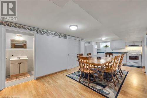 122 Rainbow Drive, Hamilton, ON - Indoor Photo Showing Dining Room