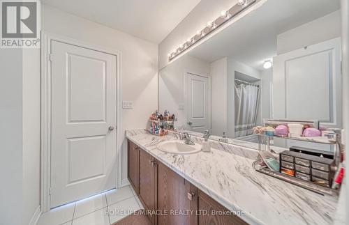 375 Leanne Lane, Shelburne, ON - Indoor Photo Showing Bathroom