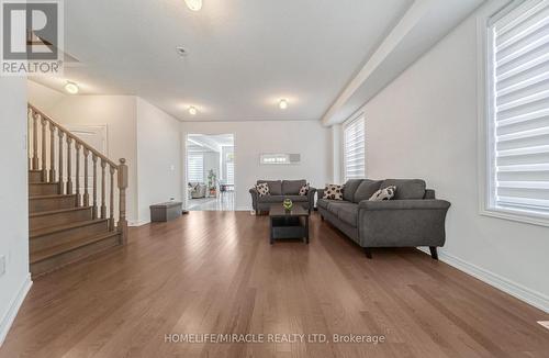 375 Leanne Lane, Shelburne, ON - Indoor Photo Showing Living Room