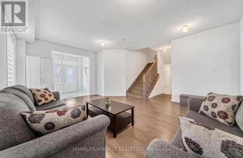 375 Leanne Lane, Shelburne, ON - Indoor Photo Showing Living Room