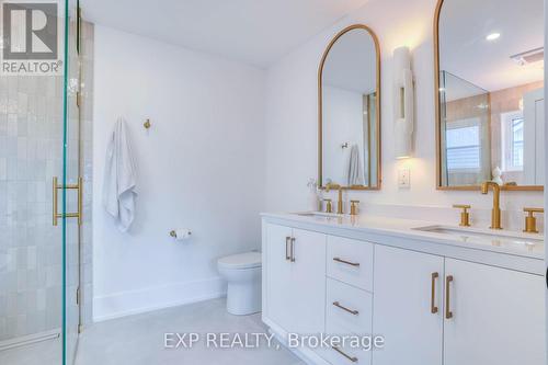 4306 Sixth Avenue, Niagara Falls, ON - Indoor Photo Showing Bathroom