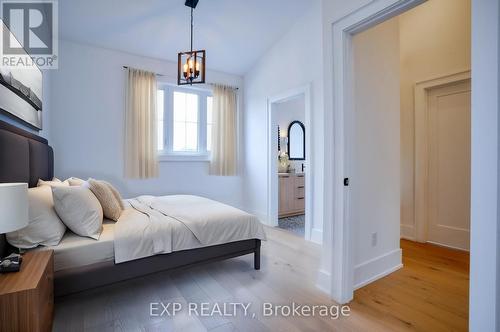 4306 Sixth Avenue, Niagara Falls, ON - Indoor Photo Showing Bedroom