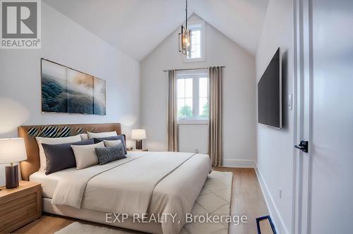 4306 Sixth Avenue, Niagara Falls, ON - Indoor Photo Showing Bedroom