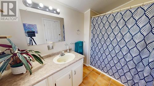 13200 Park Frontage Road, Charlie Lake, BC - Indoor Photo Showing Bathroom