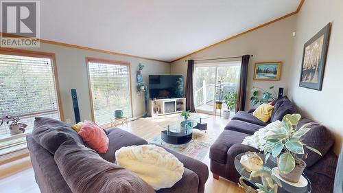 13200 Park Frontage Road, Charlie Lake, BC - Indoor Photo Showing Living Room