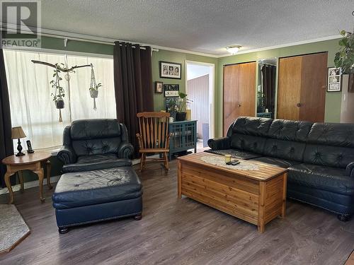 3175 Firdale Drive, Williams Lake, BC - Indoor Photo Showing Living Room