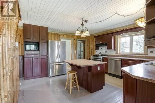 463 Kipling Road W, Warren, ON - Indoor Photo Showing Kitchen With Double Sink