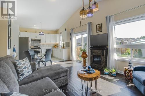 8 Beausoleil Drive, Penetanguishene, ON - Indoor Photo Showing Living Room With Fireplace