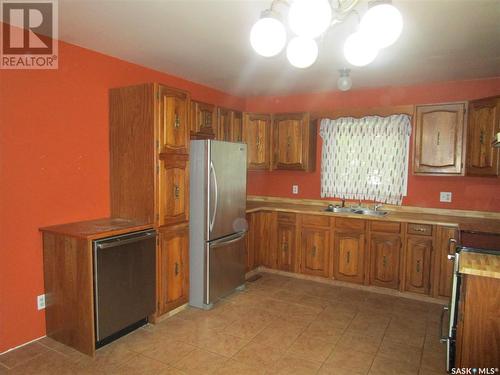 71 Patricia Drive, Coronach, SK - Indoor Photo Showing Kitchen With Double Sink