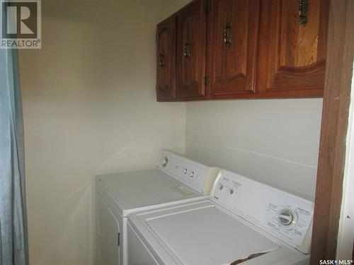 71 Patricia Drive, Coronach, SK - Indoor Photo Showing Laundry Room