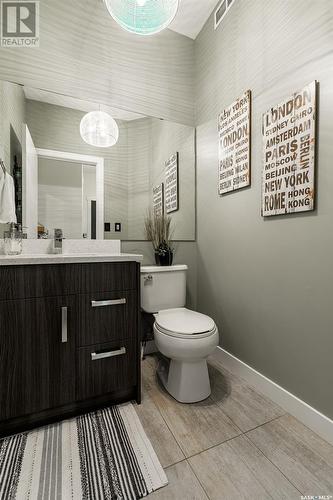 641 5Th Street E, Saskatoon, SK - Indoor Photo Showing Bathroom