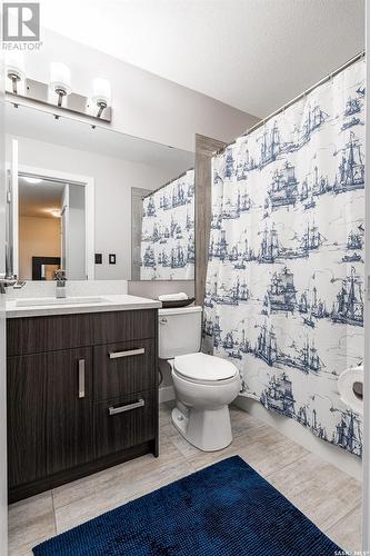 641 5Th Street E, Saskatoon, SK - Indoor Photo Showing Bathroom