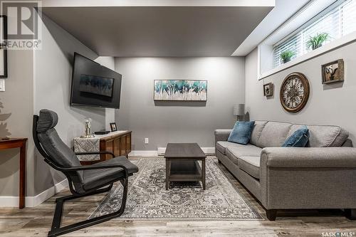 641 5Th Street E, Saskatoon, SK - Indoor Photo Showing Living Room