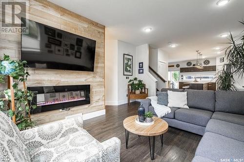 641 5Th Street E, Saskatoon, SK - Indoor Photo Showing Living Room With Fireplace