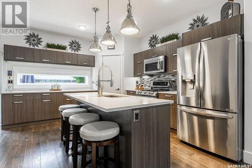 641 5Th Street E, Saskatoon, SK - Indoor Photo Showing Kitchen With Stainless Steel Kitchen With Double Sink With Upgraded Kitchen