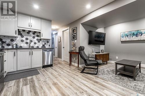 641 5Th Street E, Saskatoon, SK - Indoor Photo Showing Kitchen With Stainless Steel Kitchen