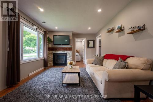 126 Albert Street, Lucan Biddulph (Lucan), ON - Indoor Photo Showing Living Room With Fireplace