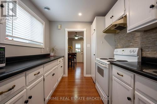 126 Albert Street, Lucan Biddulph (Lucan), ON - Indoor Photo Showing Kitchen